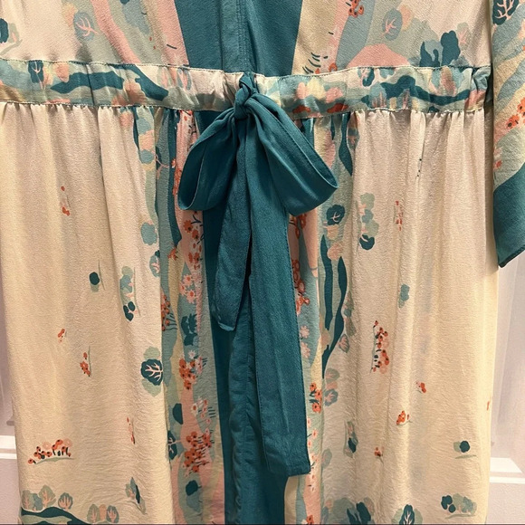 Fleurette 100% Silk Tunic. Size Medium. - Picture 3 of 10